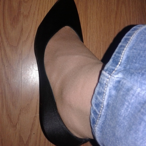 🦋 YSL Vintage Black Silk  Pumps 🦋 - Picture 8 of 8